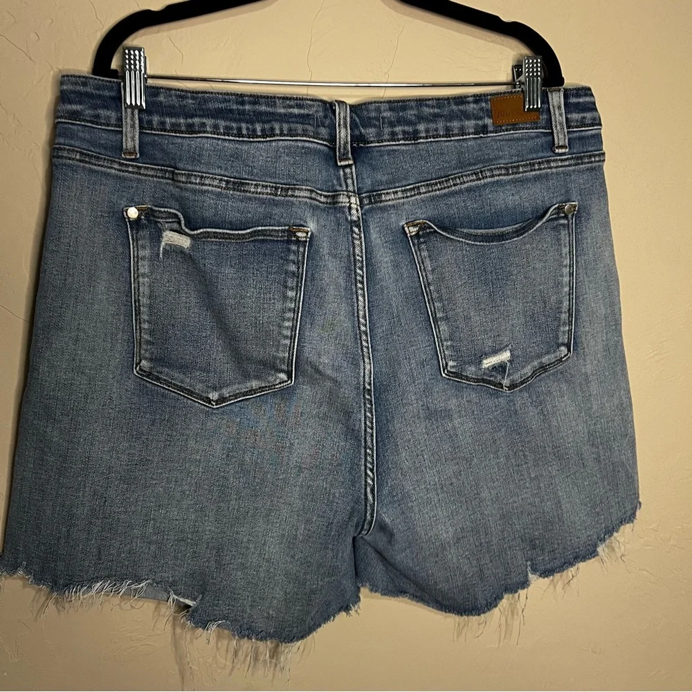 Judy Blue Distressed Eyelet Lace Patched Denim Jean‎ Plus Size Shorts